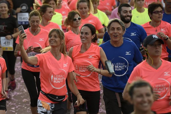 Foto LaPresse - Marco Alpozzi
17 06 2017 Milano ( Italia )
Sport
Lierac Beauty Run 2017, la corsa dedicata alle donne.
Nella foto:

Photo LaPresse - Marco Alpozzi
June 17, 2017 Milan ( Italy )
sport
Lierac Beauty Run 2017, the race dedicated to women.
in the pic: