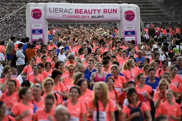 Foto LaPresse - Marco Alpozzi
17 06 2017 Milano ( Italia )
Sport
Lierac Beauty Run 2017, la corsa dedicata alle donne.
Nella foto: Partenza 

Photo LaPresse - Marco Alpozzi
June 17, 2017 Milan ( Italy )
sport
Lierac Beauty Run 2017, the race dedicated to women.
in the pic: Partenza