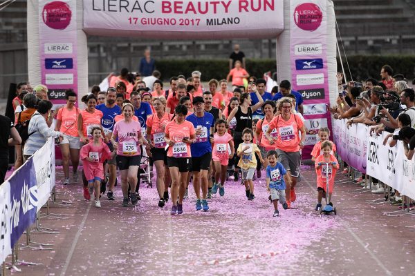 Foto LaPresse - Marco Alpozzi
17 06 2017 Milano ( Italia )
Sport
Lierac Beauty Run 2017, la corsa dedicata alle donne.
Nella foto: Partenza 

Photo LaPresse - Marco Alpozzi
June 17, 2017 Milan ( Italy )
sport
Lierac Beauty Run 2017, the race dedicated to women.
in the pic: Partenza