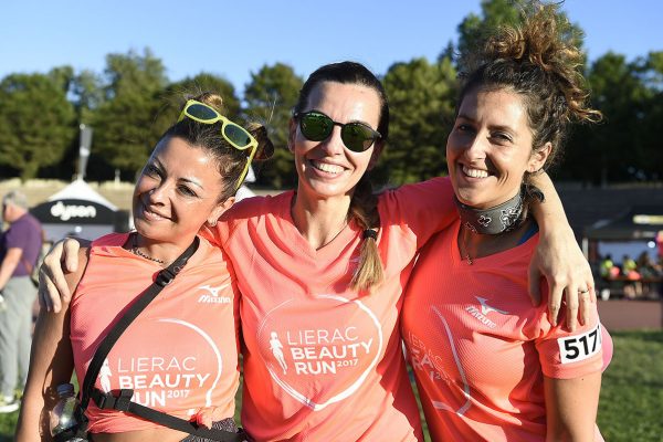 Foto LaPresse - Fabio Ferrari
17 06 2017 Milano ( Italia )
Sport
Lierac Beauty Run 2017, la corsa dedicata alle donne.
Nella foto:durante la manifestazione