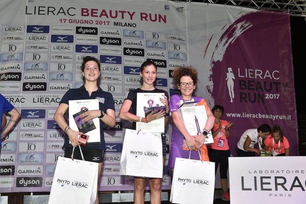 Foto LaPresse - Fabio Ferrari
17 06 2017 Milano ( Italia )
Sport
Lierac Beauty Run 2017, la corsa dedicata alle donne.
Nella foto:durante la manifestazione