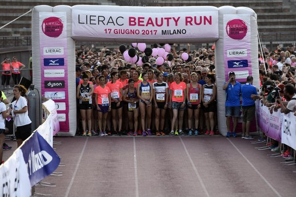 Foto LaPresse - Marco Alpozzi
17 06 2017 Milano ( Italia )
Sport
Lierac Beauty Run 2017, la corsa dedicata alle donne.
Nella foto:

Photo LaPresse - Marco Alpozzi
June 17, 2017 Milan ( Italy )
sport
Lierac Beauty Run 2017, the race dedicated to women.
in the pic: