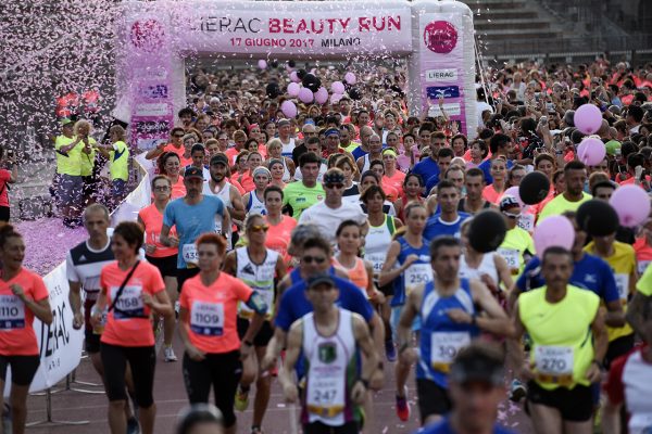 Foto LaPresse - Marco Alpozzi
17 06 2017 Milano ( Italia )
Sport
Lierac Beauty Run 2017, la corsa dedicata alle donne.
Nella foto: Partenza 

Photo LaPresse - Marco Alpozzi
June 17, 2017 Milan ( Italy )
sport
Lierac Beauty Run 2017, the race dedicated to women.
in the pic: Partenza