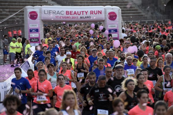 Foto LaPresse - Marco Alpozzi
17 06 2017 Milano ( Italia )
Sport
Lierac Beauty Run 2017, la corsa dedicata alle donne.
Nella foto:

Photo LaPresse - Marco Alpozzi
June 17, 2017 Milan ( Italy )
sport
Lierac Beauty Run 2017, the race dedicated to women.
in the pic: