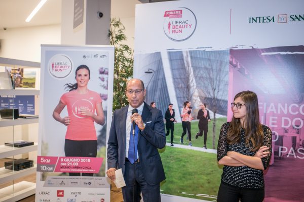 Foto LaPresse/Stefano De Grandis
26/04/18 Milano


Allenamento Lierac per Beauty Run
Presso Banca Intesa piazza cordusio