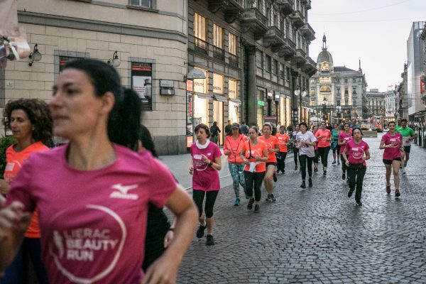 Foto LaPresse/Stefano De Grandis
26/04/18 Milano


Allenamento Lierac per Beauty Run
Presso Banca Intesa piazza cordusio