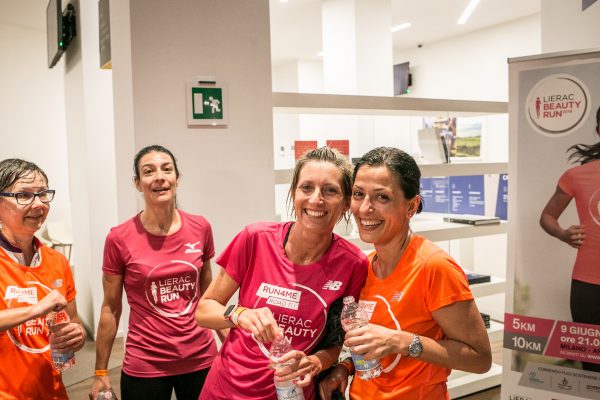 Foto LaPresse/Stefano De Grandis
26/04/18 Milano


Allenamento Lierac per Beauty Run
Presso Banca Intesa piazza cordusio