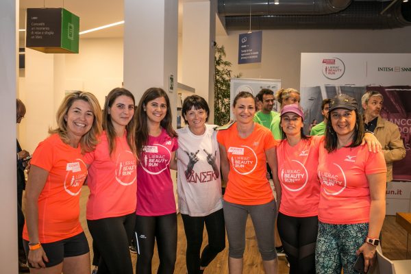 Foto LaPresse/Stefano De Grandis
26/04/18 Milano


Allenamento Lierac per Beauty Run
Presso Banca Intesa piazza cordusio